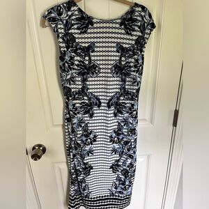 Vince Camuto size 8 dress blue/white